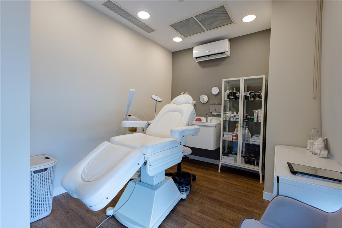 Examination Room - Guven Hospital